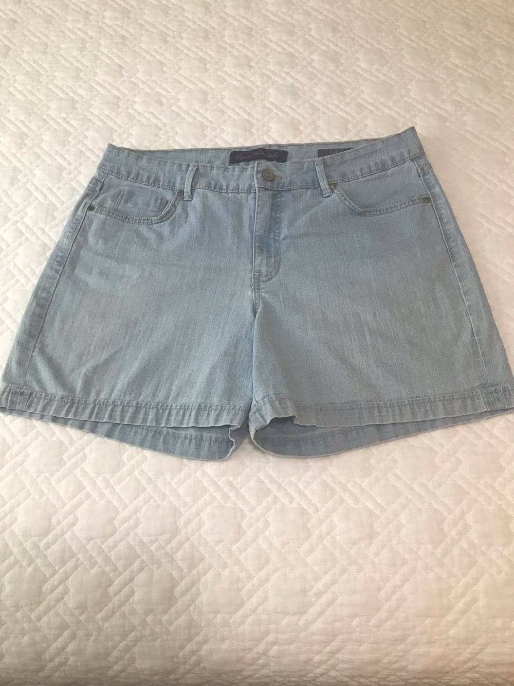 Gloria Vanderbilt Aiden Light Blue Denim Women's Shorts Size 14